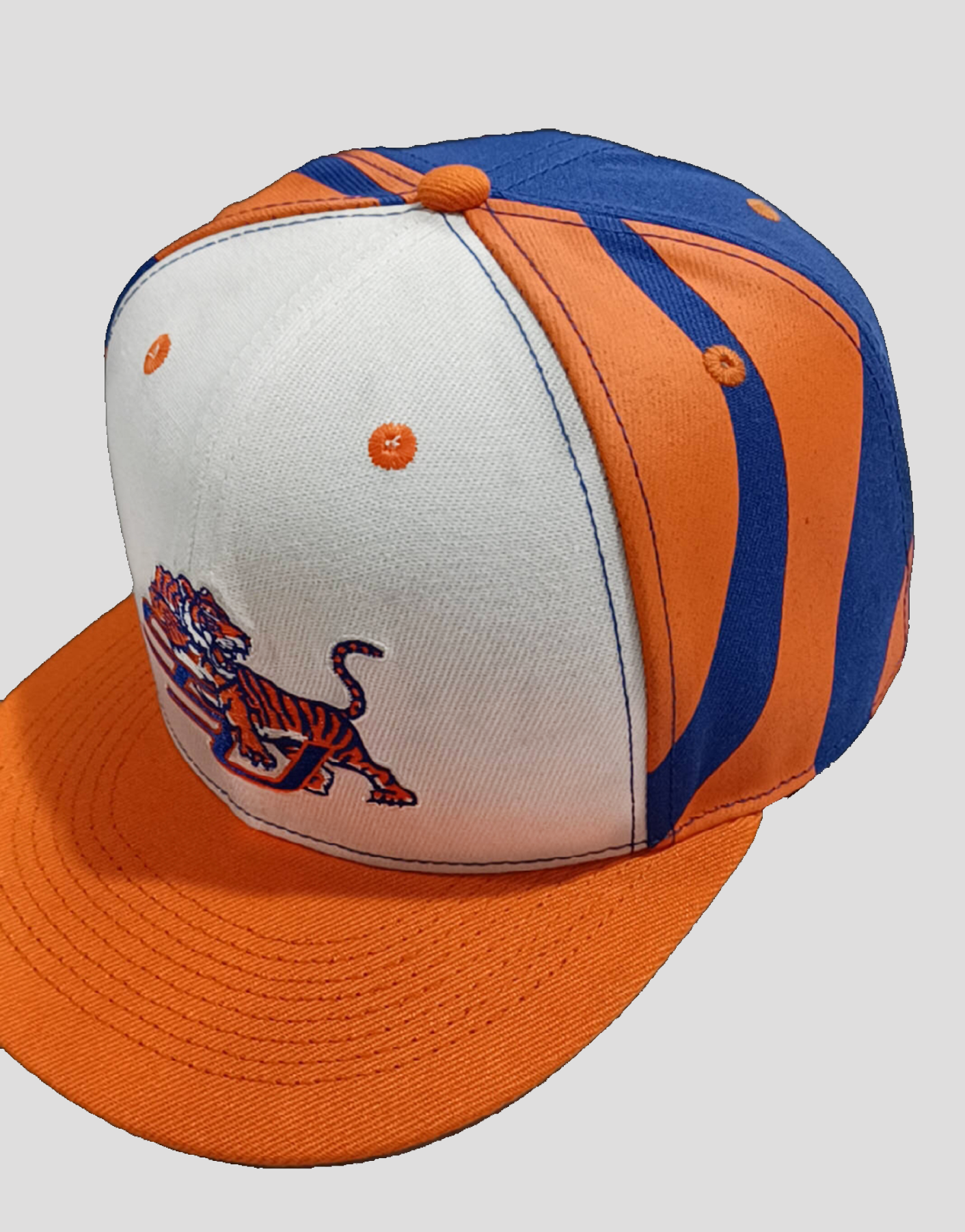 Statement snapback hat pattern detail